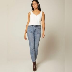 RW&CO High Rise Straight Leg Crop Jeans Medium Wash